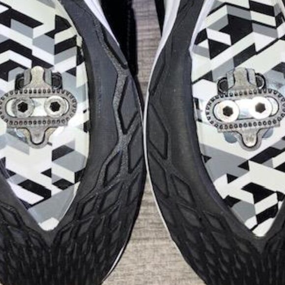 Tiem SLIPSTREAM - Performance Cycling Spin Shoes PLUS Clips & H2O Bottle - Picture 4 of 16